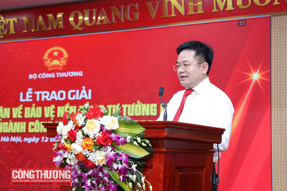 Chiều 12/8/2026, tại Hà Nội, Bộ Công Thương tổ chức Lễ trao giải Cuộc thi chính luận về bảo vệ nền tảng tư tưởng của Đảng trong ngành Công Thương năm 2026.