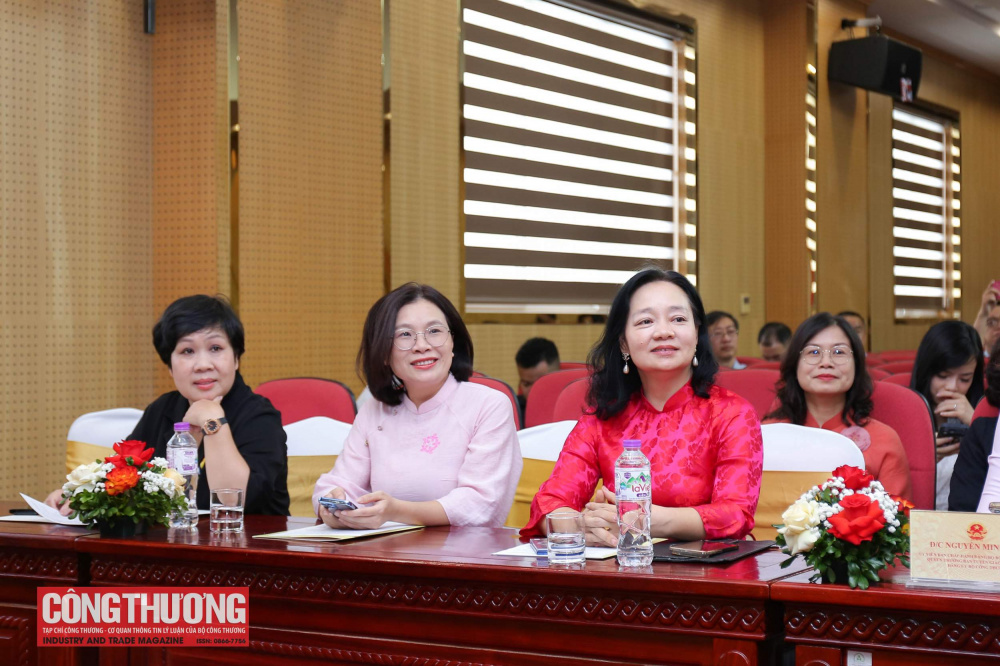 Bộ Công Thương trao giải Cuộc thi chính luận về bảo vệ nền tảng tư tưởng của Đảng trong ngành Công Thương năm 2026