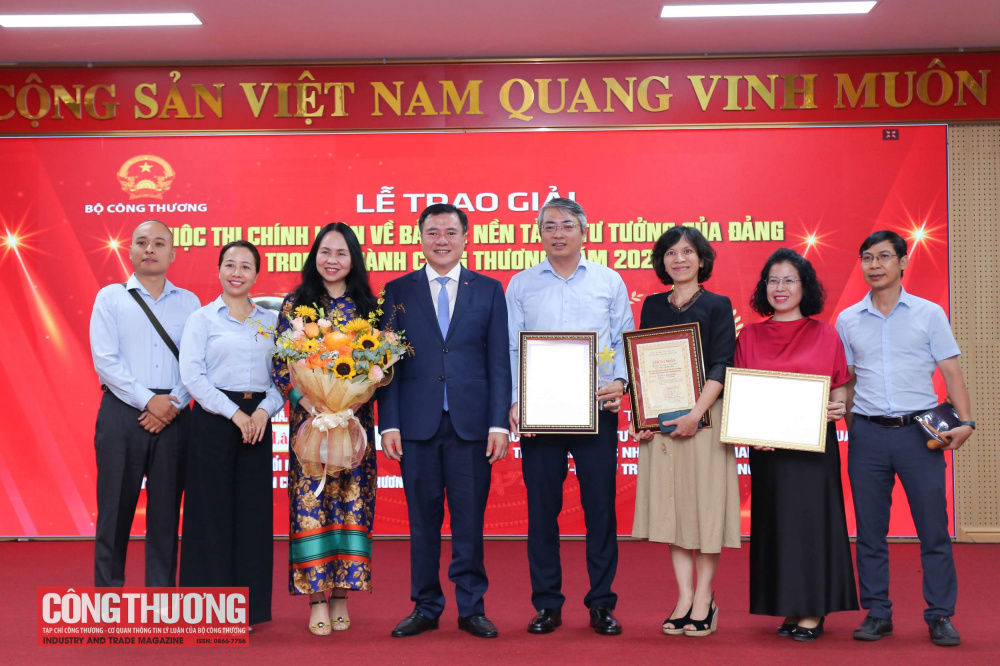 Bộ Công Thương trao giải Cuộc thi chính luận về bảo vệ nền tảng tư tưởng của Đảng trong ngành Công Thương năm 2026