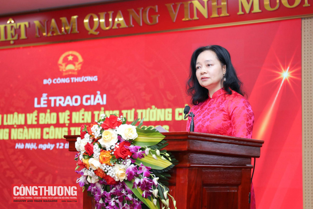 Bảo vệ nền tảng tư tưởng của Đảng bắt đầu từ thái độ, trách nhiệm và chất lượng công việc của mỗi cán bộ, đảng viên