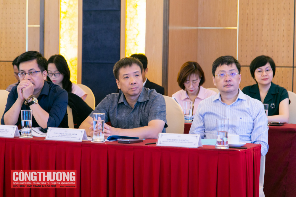 Các đại biểu tham dự Hội thảo.
