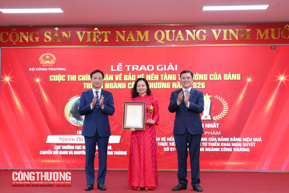 Thứ trưởng Nguyễn Sinh Nhật Tân: Bảo vệ nền tảng tư tưởng của Đảng không chỉ là yêu cầu về chính trị tư tưởng, mà cần được cụ thể hóa bằng cách làm thiết thực