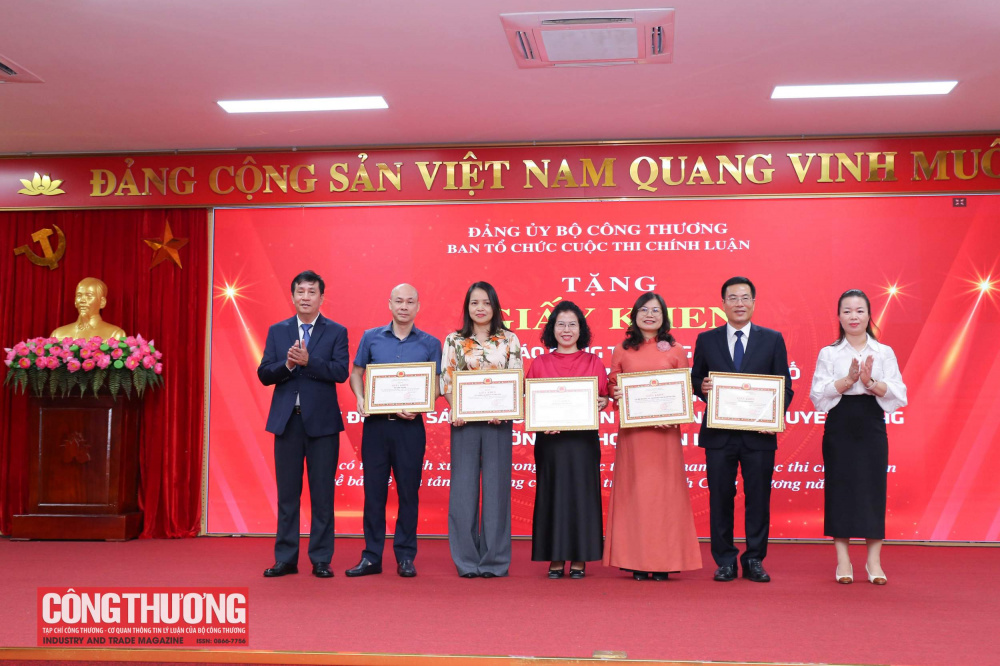 Thứ trưởng Nguyễn Sinh Nhật Tân: Bảo vệ nền tảng tư tưởng của Đảng không chỉ là yêu cầu về chính trị tư tưởng, mà cần được cụ thể hóa bằng cách làm thiết thực