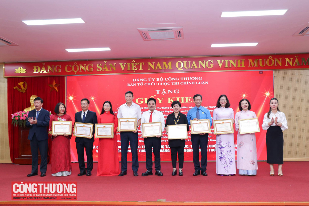 Thứ trưởng Nguyễn Sinh Nhật Tân: Bảo vệ nền tảng tư tưởng của Đảng không chỉ là yêu cầu về chính trị tư tưởng, mà cần được cụ thể hóa bằng cách làm thiết thực