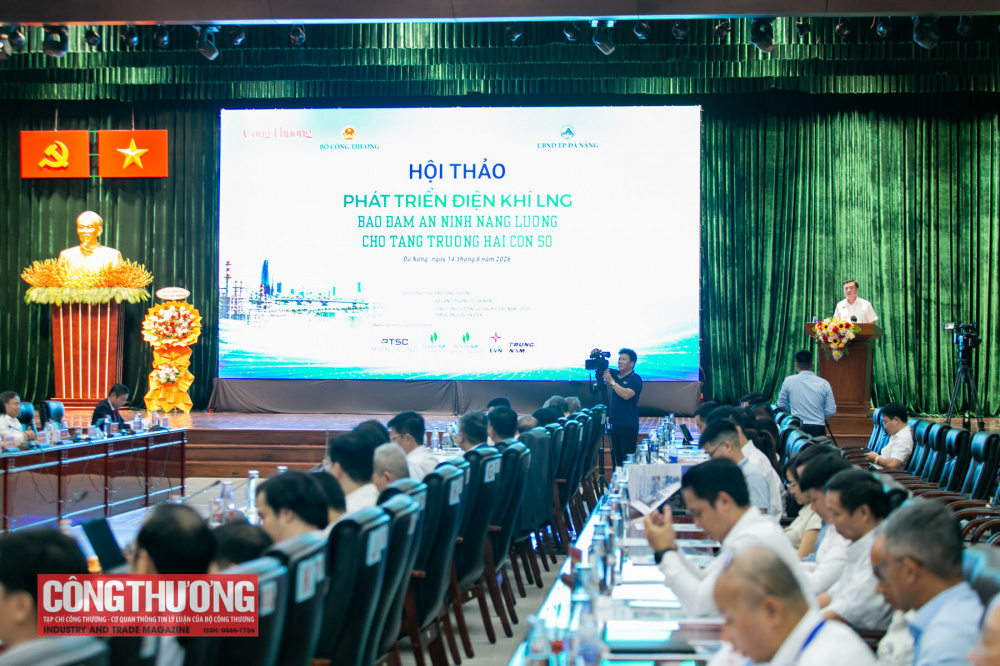 Thứ trưởng Bộ Công Thương Nguyễn Sinh Nhật Tân