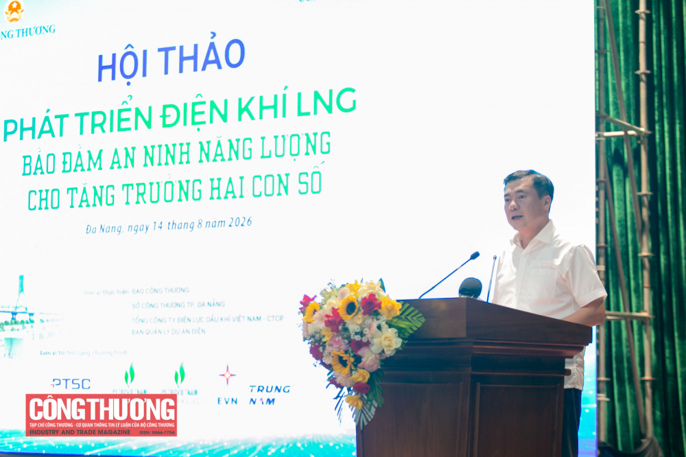 Thứ trưởng Nguyễn Sinh Nhật Tân