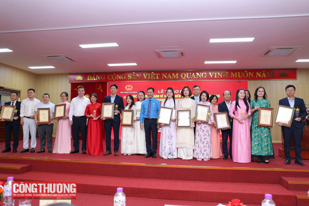 Vinh danh 28 tác phẩm đoạt giải tại Cuộc thi chính luận về bảo vệ nền tảng tư tưởng của Đảng trong ngành Công Thương năm 2026
