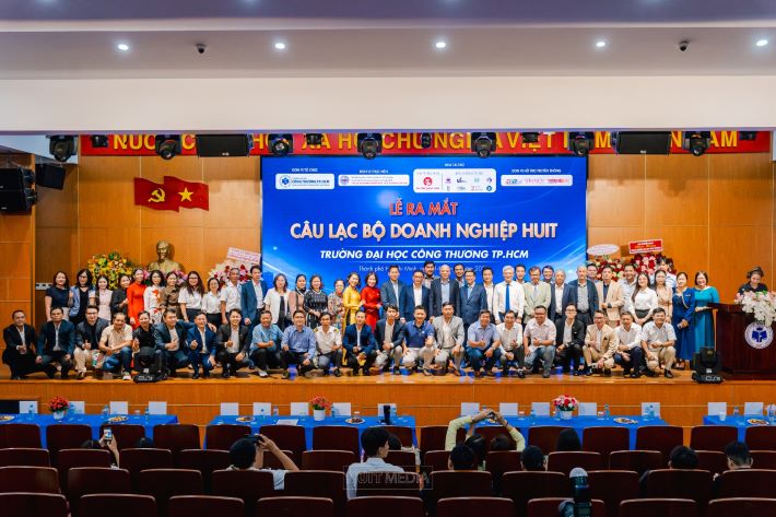 Câu lạc bộ Doanh nghiệp HUIT