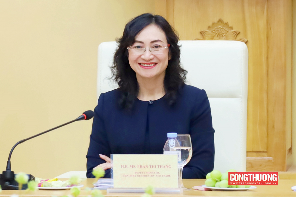 Thứ trưởng Phan Thị Thắng