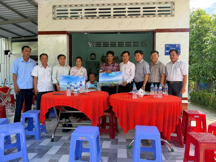 Nhà Đại đoàn kết