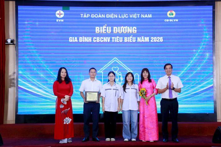 Vinh danh học sinh tiêu biểu