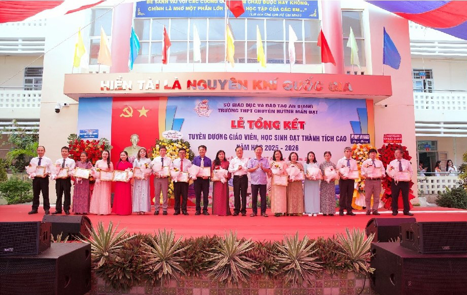 Chuyên HMD