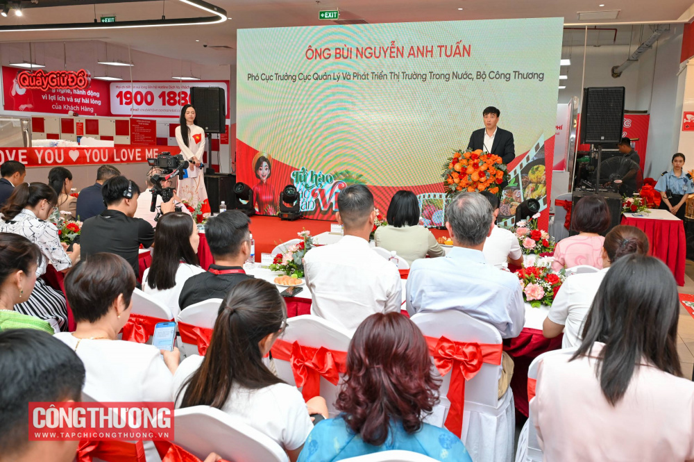 Năm nay, Lễ hội “Tự hào đặc sản Việt” giới thiệu hơn 200 sản phẩm đặc sản và sản phẩm OCOP đến từ nhiều vùng miền trên cả nước, được triển khai tại hệ thống GO!, Tops Market và mini go! trên toàn quốc từ ngày 19/8 tới ngày 9/9/2026. 