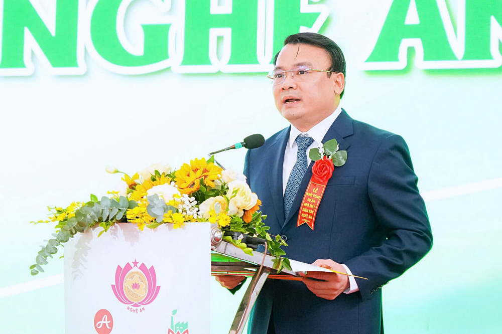Ông Phùng Thành Vinh - Phó Chủ tịch UBND tỉnh Nghệ An đánh giá cao sự quan tâm và quyết tâm đầu tư của Tập đoàn AMACCAO và Công ty Cổ phần Galax, đồng thời kỳ vọng với năng lực, kinh nghiệm triển khai nhiều dự án quy mô lớn, nhà đầu tư sẽ tổ chức thực hiện dự án bài bản, bảo đảm chất lượng, tương xứng với vị trí và ý nghĩa của công trình