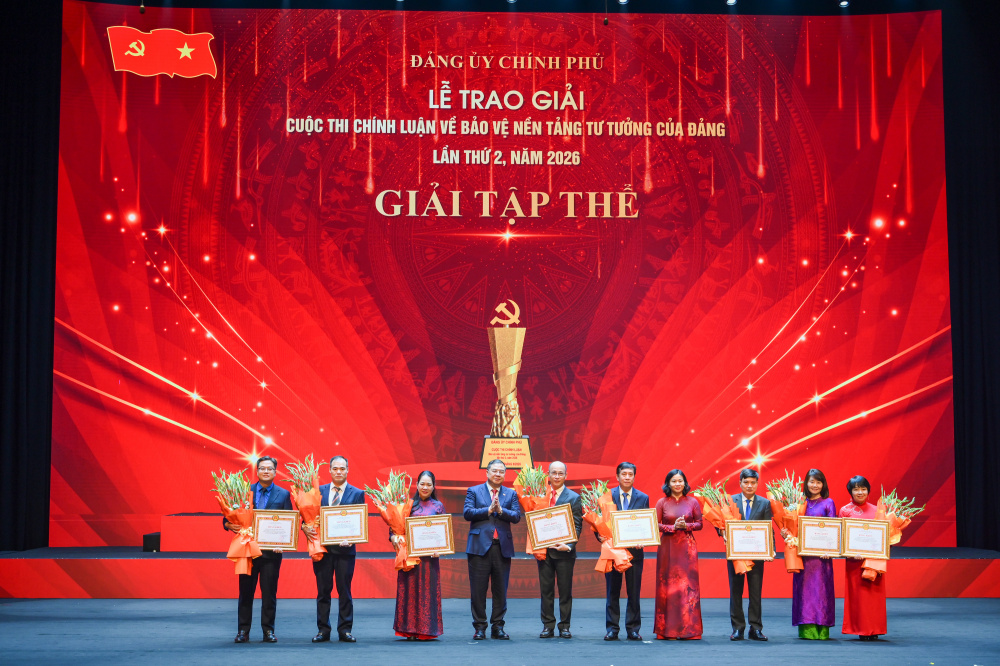 Đoàn Thanh niên Chính phủ vinh dự là một trong số 08 tập thể được tặng hoa và Bằng khen của Ban Thường vụ Đảng ủy Chính phủ vì đã có thành tích xuất sắc trong tổ chức triển khai Cuộc thi