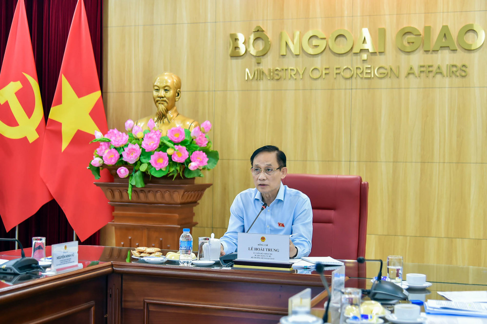 Lê hoài trung