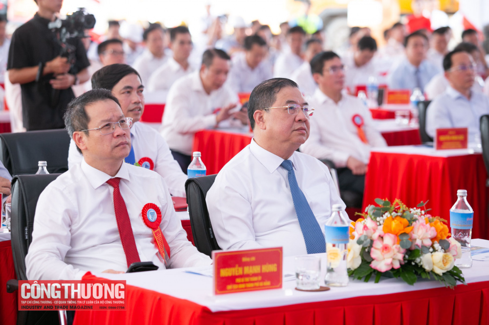Phó Thủ tướng Thường trực Chính phủ Phạm Gia Túc tham dự lễ khởi công.