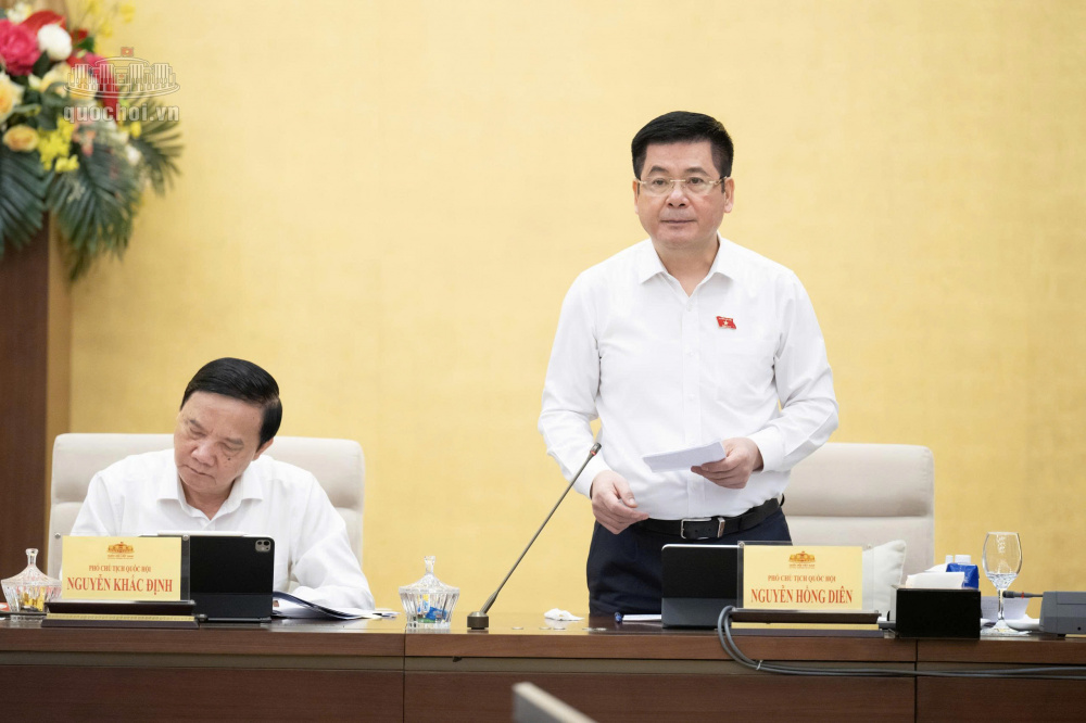 UBTVQH cho ý kiến về dự án Luật sửa đổi, bổ sung một số điều của Luật Thương mại, Luật Cạnh tranh, Luật Quản lý ngoại thương, Luật Bảo vệ quyền lợi người tiêu dùng