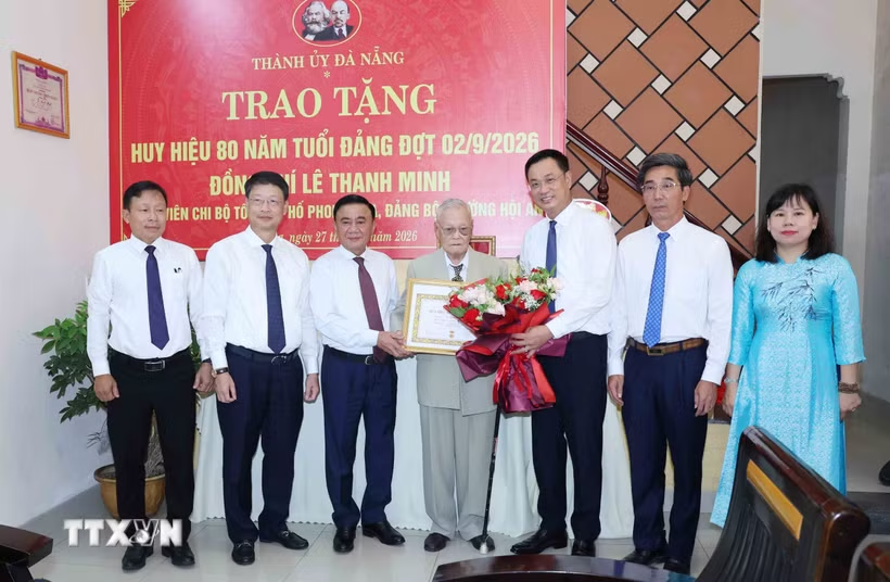 huy hiệu đảng 1
