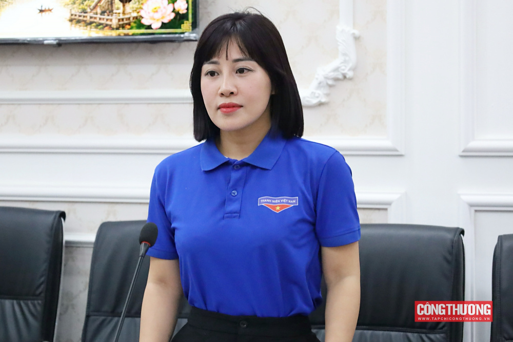 Đoàn Thanh niên Bộ Công Thương trao quà tri ân đấng sinh thành cán bộ Đoàn nhân dịp Vu Lan 2026