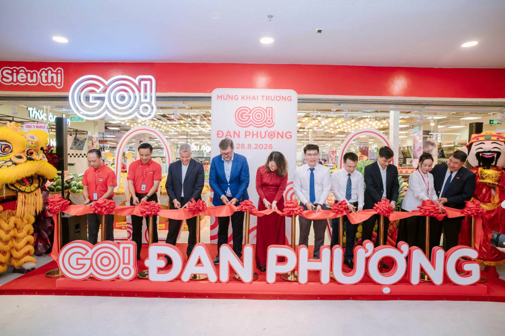 Các đại biểu cắt băng khai trương GO! Đan Phượng