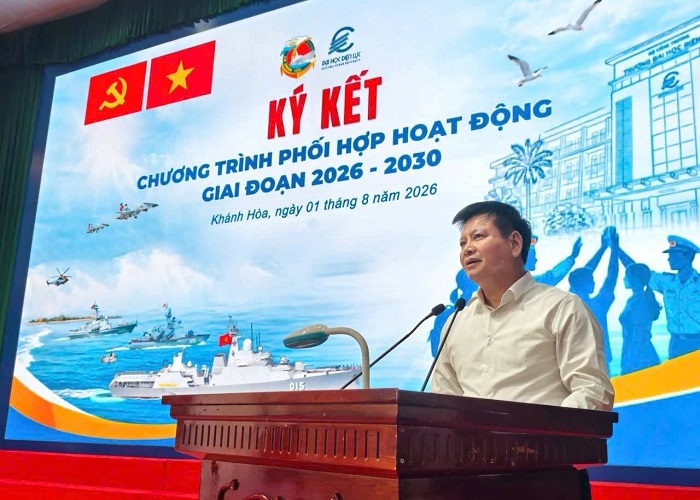PGS.TS Đinh Văn Châu - Hiệu trưởng Trường Đại học Điện lực phát biểu tại lễ ký kết.