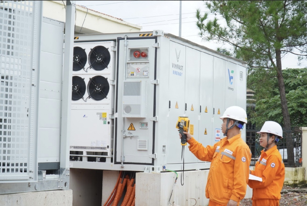 EVNNPC triển khai lưu trữ năng lượng bằng pin BESS: Khi những “kho điện” đã vận hành
