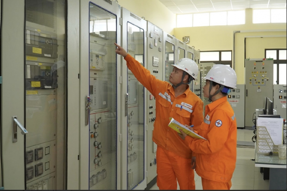 EVNNPC triển khai lưu trữ năng lượng bằng pin BESS: Khi những “kho điện” đã vận hành