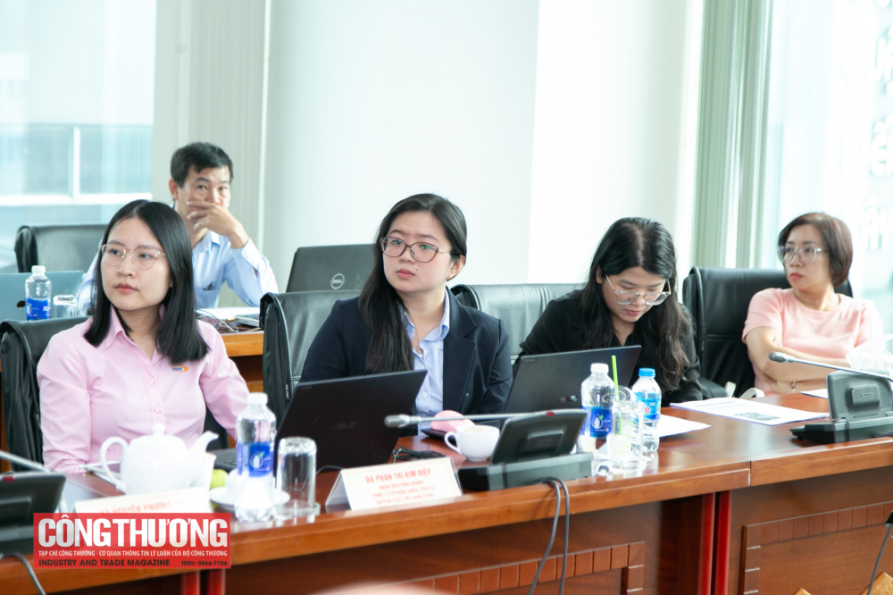 Hội nghị bàn tròn "Sử dụng hiệu quả công cụ phòng vệ thương mại trong phát triển ngành công nghiệp và công nghiệp hóa chất bền vững"