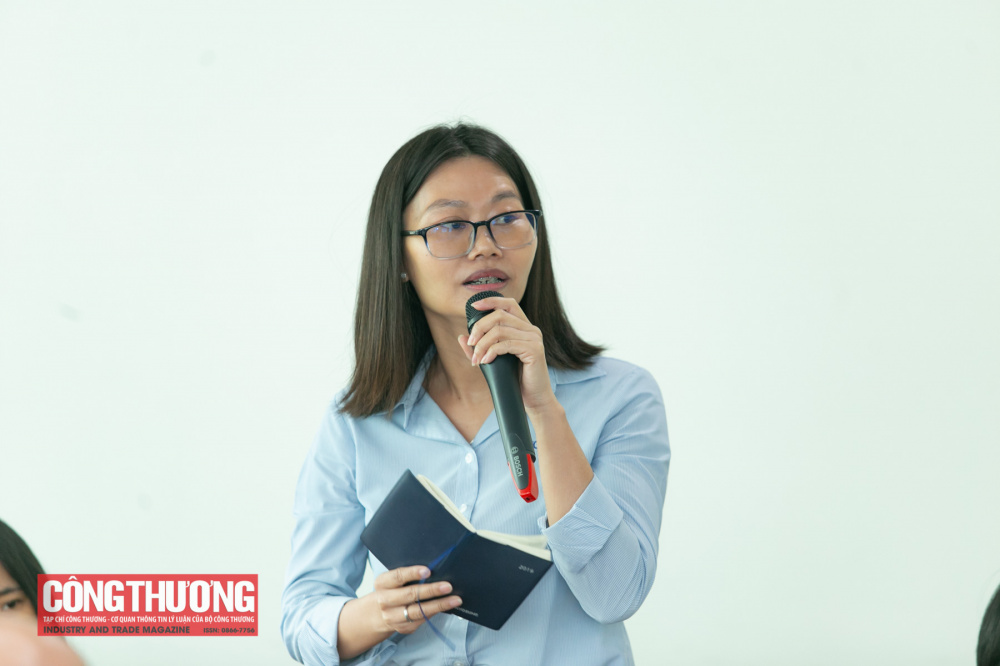 Đại diện Công ty TNHH Hyosung Đồng Nai cũng chia sẻ kinh nghiệm trong việc chuẩn hóa dữ liệu, truy xuất nguồn gốc và phối hợp chặt chẽ với cơ quan quản lý ngay từ giai đoạn đầu để giảm thiểu rủi ro trong các vụ điều tra chống bán phá giá, chống lẩn tránh và chống trợ cấp tại thị trường xuất khẩu.