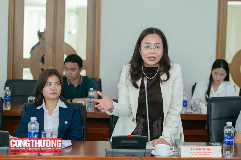 bà Huỳnh Thị Mỹ - Phó Chủ tịch kiêm Tổng Thư ký Hiệp hội Nhựa Việt Nam