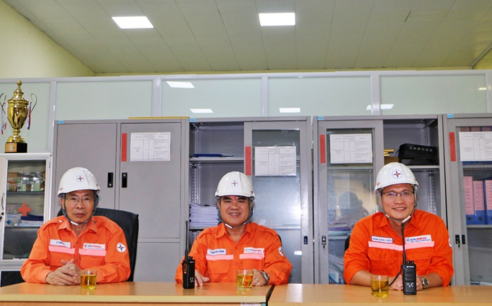 đại diễn  lãnh đạo Thủy điện Trung Sơn tại buổi diễn tập