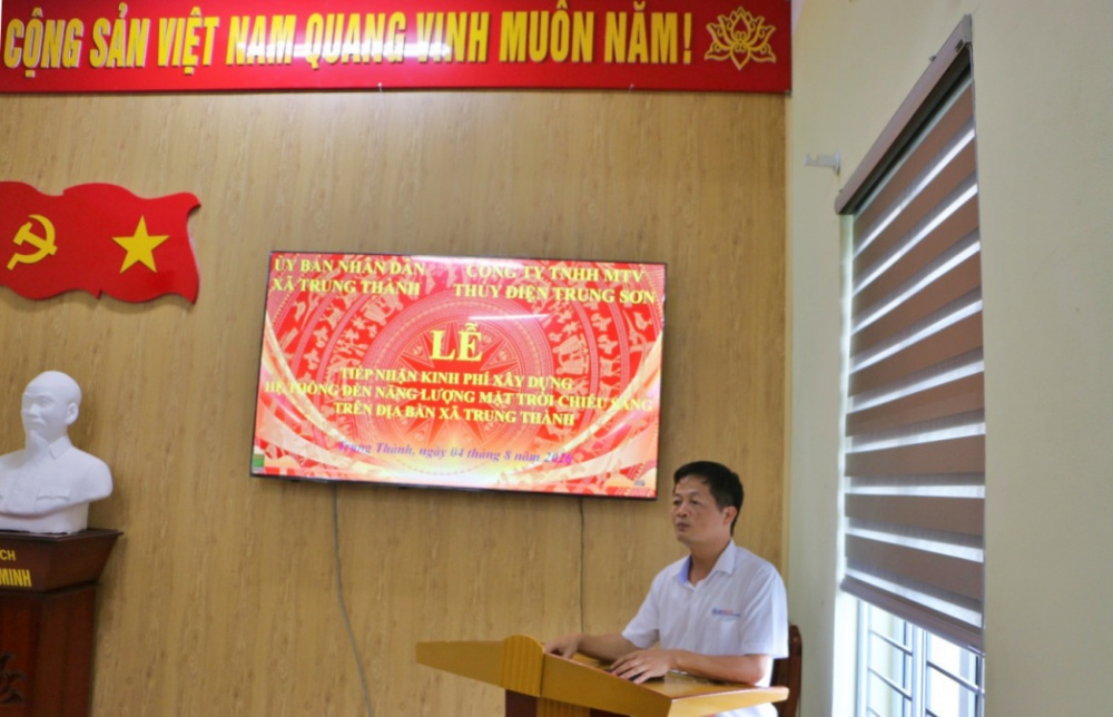 đại diện Thủy điện Trung Sơn phát biểu