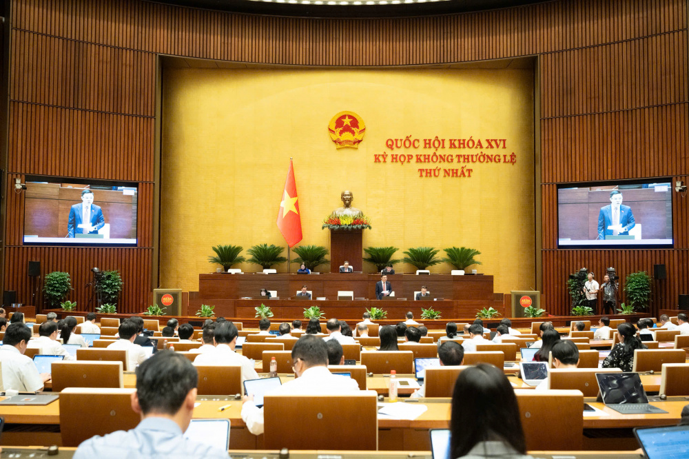 Quang cảnh phiên thảo luận tại Hội trường, chiều 08/8