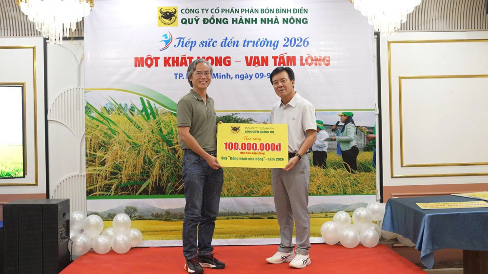 Bình Điền tiếp tục trao 5 tỷ đồng “tiếp sức đến trường”