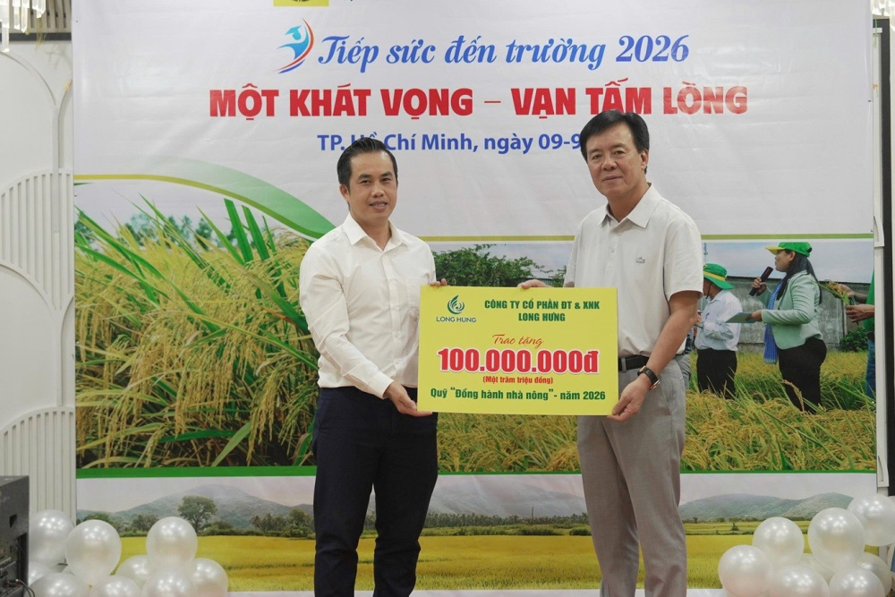 Bình Điền tiếp tục trao 5 tỷ đồng “tiếp sức đến trường”