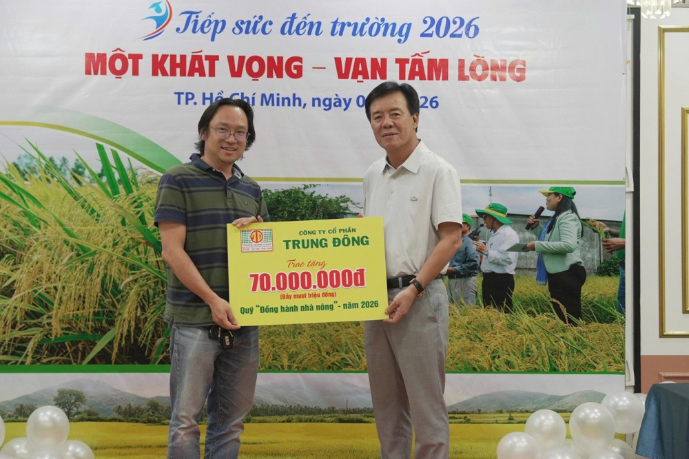 Bình Điền tiếp tục trao 5 tỷ đồng “tiếp sức đến trường”
