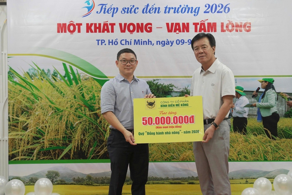 Bình Điền tiếp tục trao 5 tỷ đồng “tiếp sức đến trường”