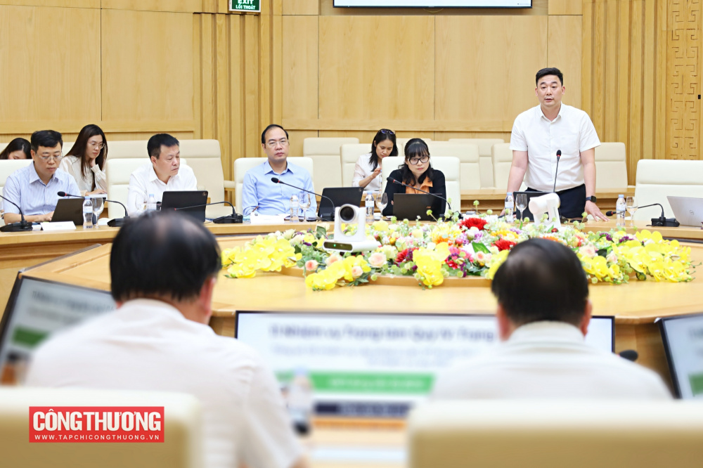 Một số hình ảnh tại cuộc họp chuyên đề về công tác xây dựng, hoàn thiện thể chế ngành Công Thương