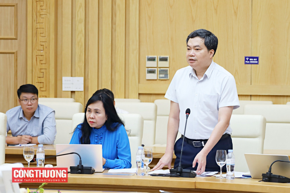 Một số hình ảnh tại cuộc họp chuyên đề về công tác xây dựng, hoàn thiện thể chế ngành Công Thương