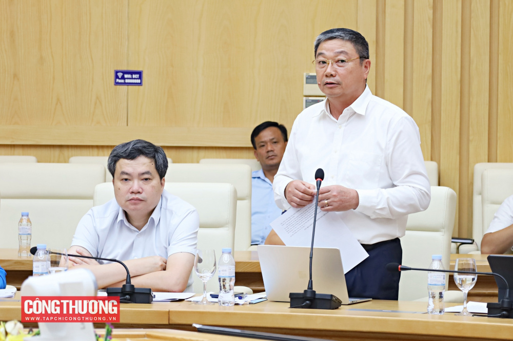 Một số hình ảnh tại cuộc họp chuyên đề về công tác xây dựng, hoàn thiện thể chế ngành Công Thương