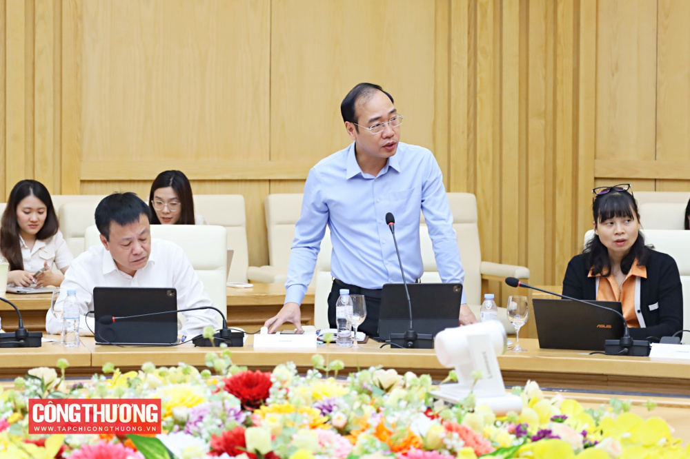 Một số hình ảnh tại cuộc họp chuyên đề về công tác xây dựng, hoàn thiện thể chế ngành Công Thương