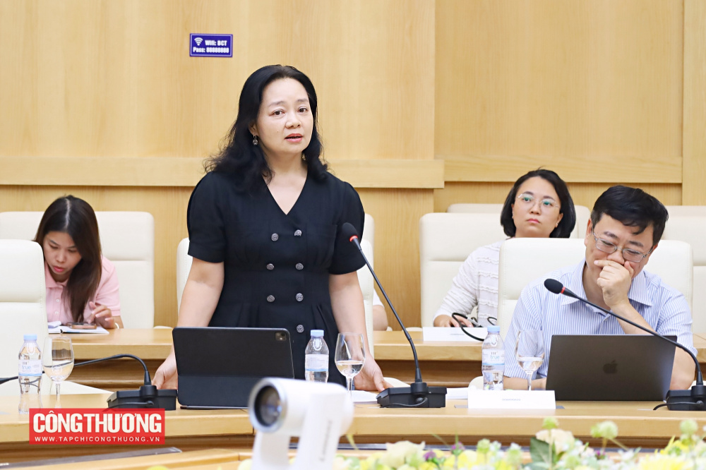 Một số hình ảnh tại cuộc họp chuyên đề về công tác xây dựng, hoàn thiện thể chế ngành Công Thương