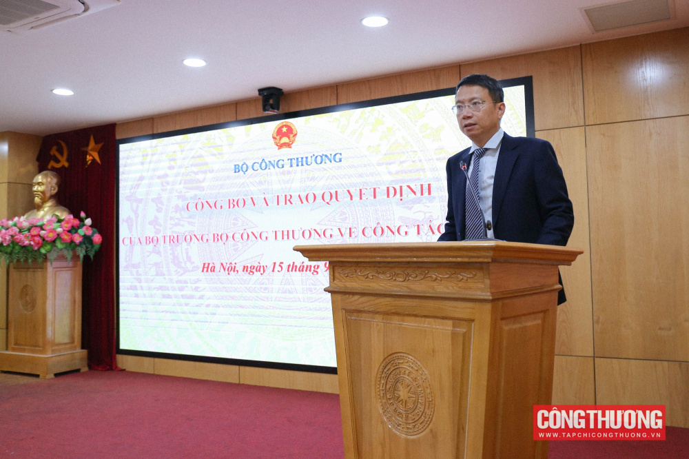 Đồng chí Lê Triệu Dũng, Vụ trưởng Vụ Phát triển thị trường nước ngoài và Thương mại đa biên phát biểu tại buổi lễ