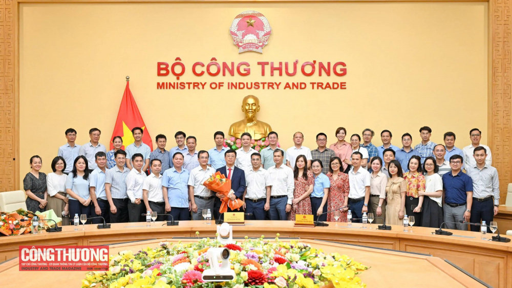 Tập thể lãnh đạo, cán bộ, công chức, người lao động Cục Điện lực (Bộ Công Thương)
