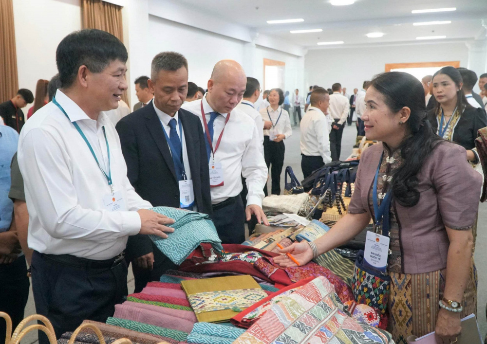 Thúc đẩy kết nối thương mại biên mậu Việt Nam - Lào - Trung Quốc trong kỷ nguyên số và thương mại xanh