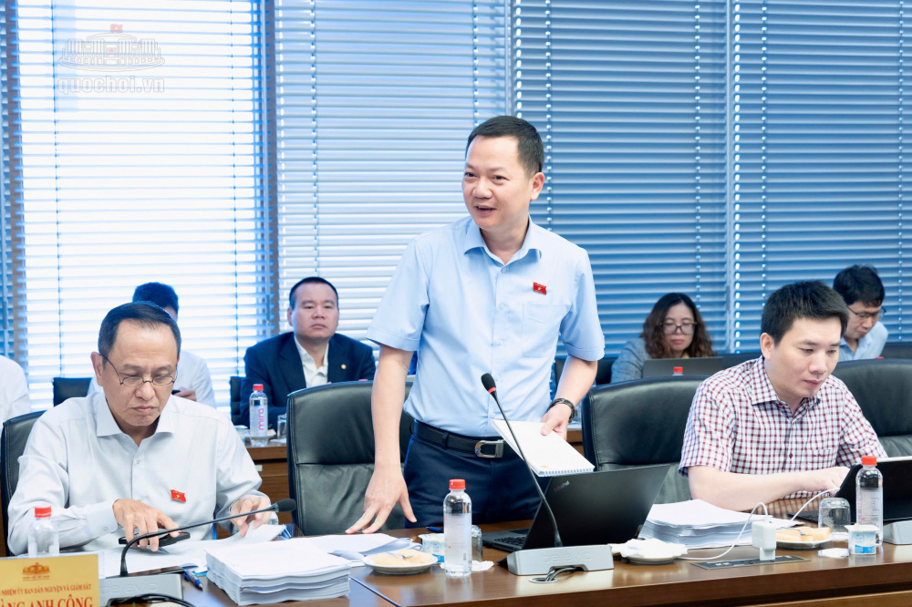 Đại biểu Trịnh Xuân An, Uỷ viên là ĐBQH hoạt động chuyên trách tại Uỷ ban Quốc phòng, An ninh và Đối ngoại phát biểu