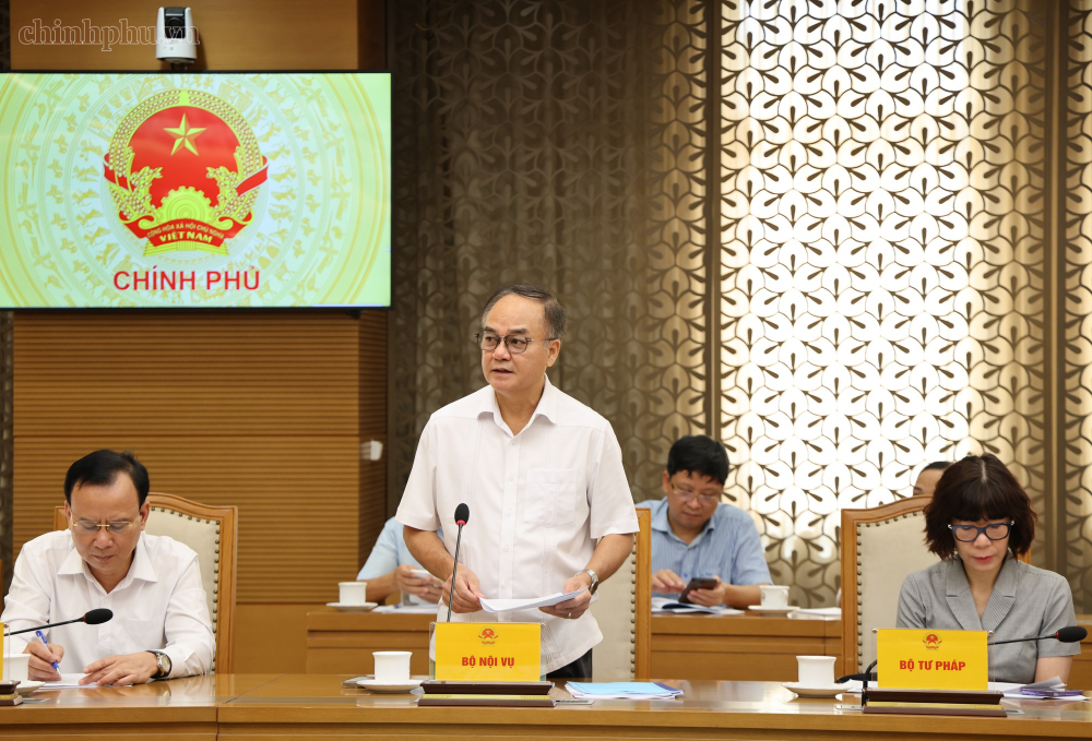 Thúc đẩy hệ sinh thái 'kinh tế bạc', bảo vệ người cao tuổi trên không gian mạng