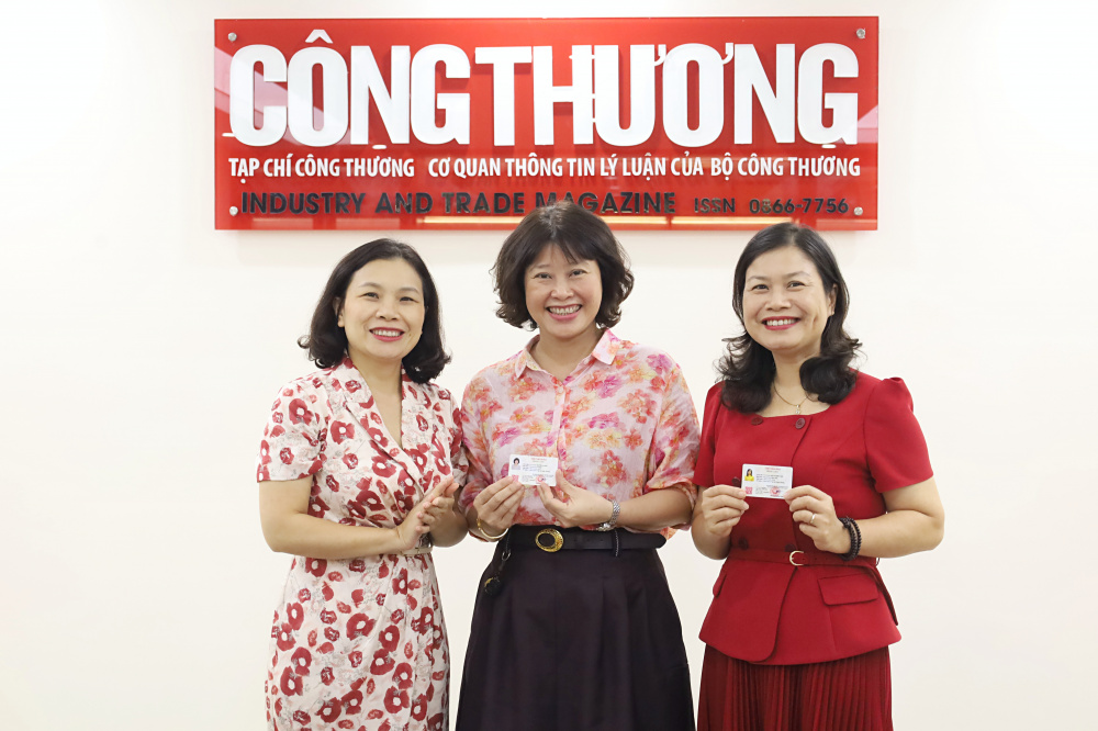 Thẻ nhà báo