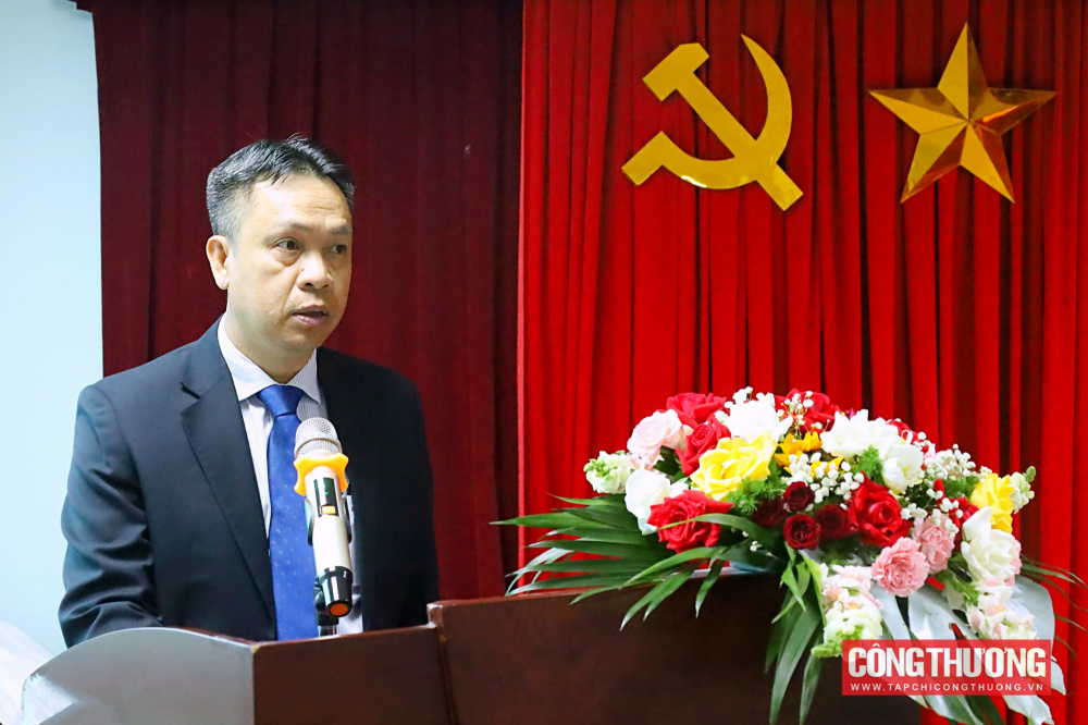 Trao quyết định bổ nhiệm tân Viện trưởng Viện Nghiên cứu Điện tử, Tin học, Tự động hóa